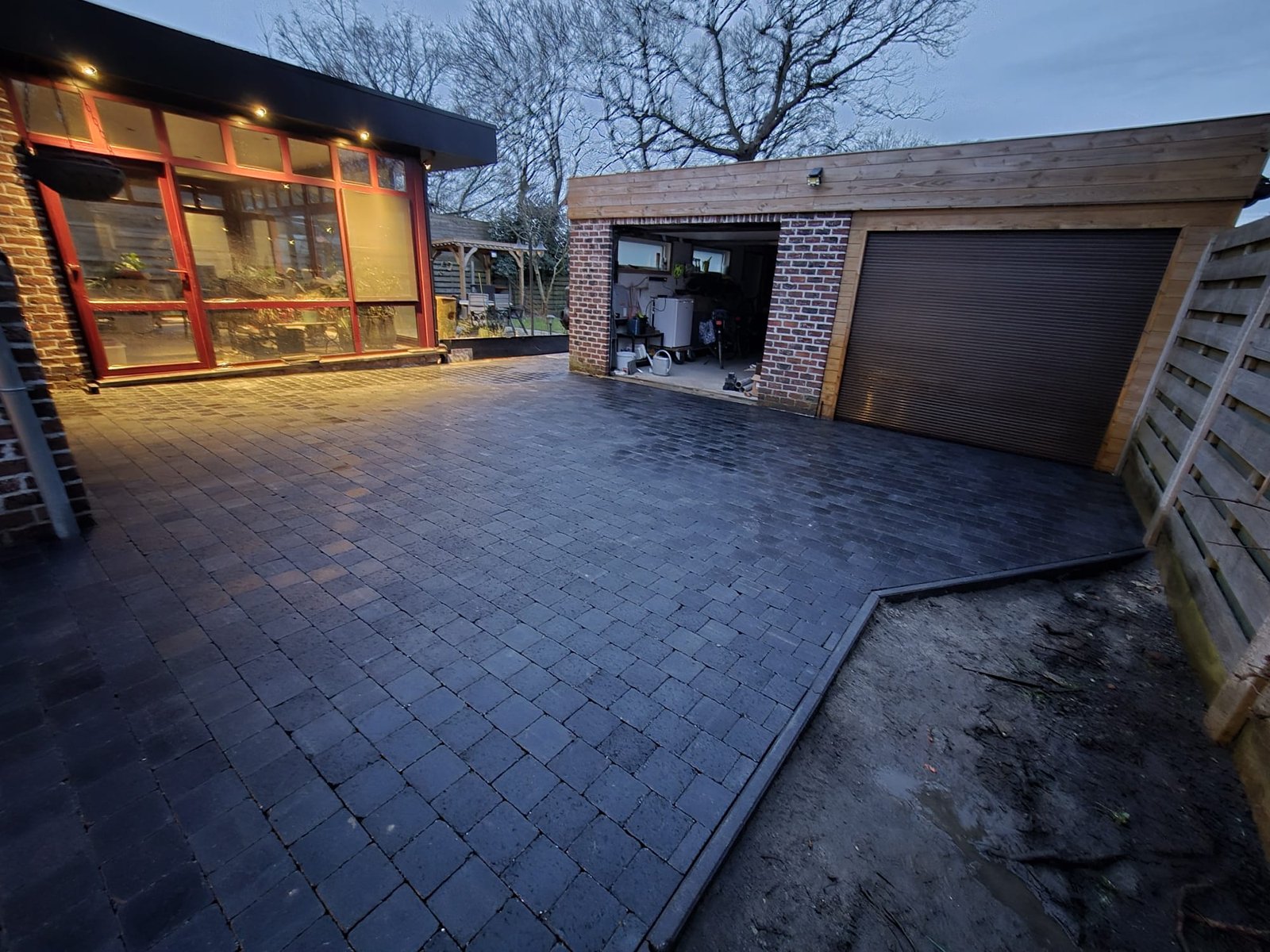 WhatsApp Image 2025-04-23 at 22.27.16 (1)